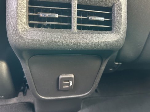 Used 2023 Chevrolet Equinox LT image 26