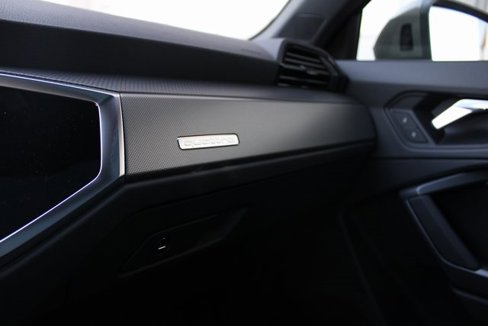 New 2025 Audi Q3 2.0T Premium image 9