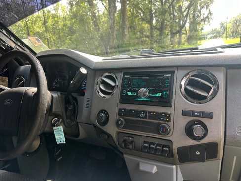 Used 2011 Ford F250 XLT w/ Snow Plow Prep Pkg image 21