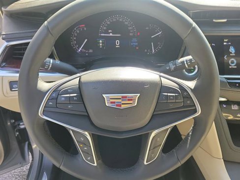 Used 2018 Cadillac XT5 Luxury w/ Driver Awareness Package image 61