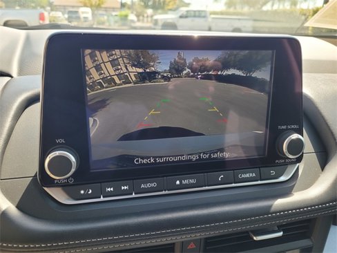 Used 2024 Nissan Rogue SV image 18