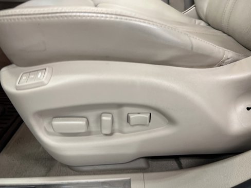 Used 2016 Cadillac SRX Premium w/ Driver Assist Package image 9