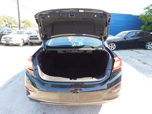 Used 2018 Chevrolet Cruze LS image 16