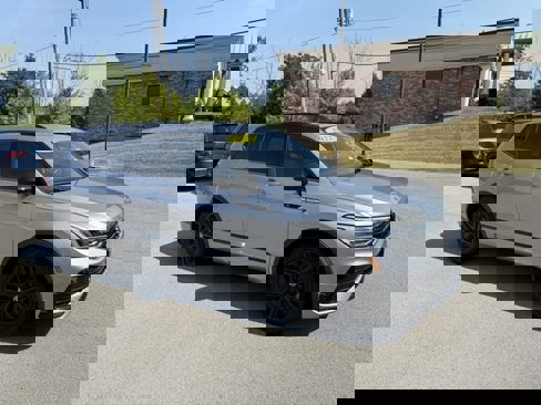 Certified 2022 Volkswagen Tiguan SE R-Line image 3