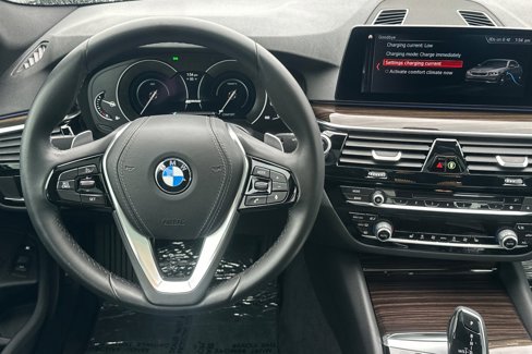 Used 2019 BMW 530e w/ Convenience Package image 14
