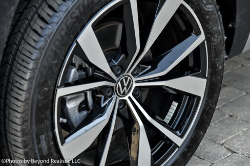 Used 2024 Volkswagen Atlas SEL Premium R-Line image 13
