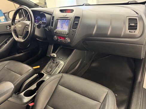 Used 2016 Kia Forte Koup SX w/ SX Premium Package image 21
