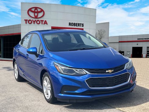 Used 2017 Chevrolet Cruze LT w/ Convenience Package image 1