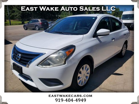 Used 2018 Nissan Versa SV image 1