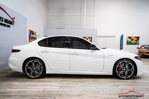 Used 2022 Alfa Romeo Giulia Veloce image 34