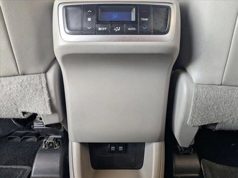 Used 2018 Toyota Highlander Plus image 17