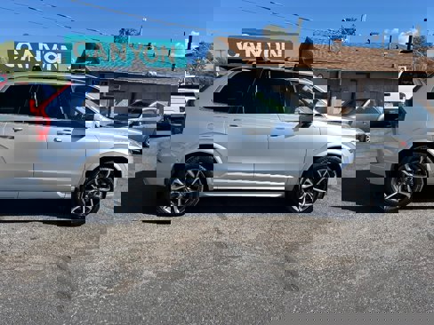 Used 2016 Volvo XC90 T6 Momentum w/ Momentum Plus Package image 3