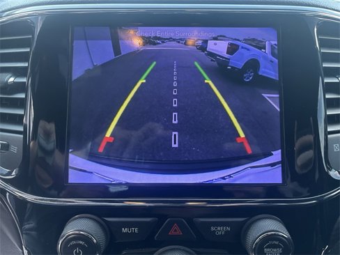 Used 2019 Jeep Grand Cherokee Altitude image 24