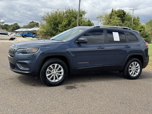Used 2021 Jeep Cherokee Latitude image 3