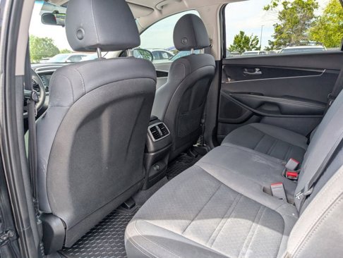 Used 2019 Kia Sorento L image 15