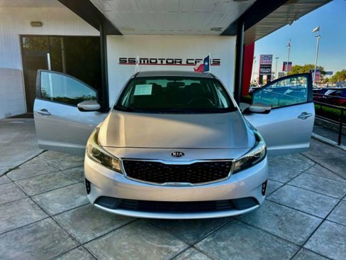 Used 2017 Kia Forte LX image 6