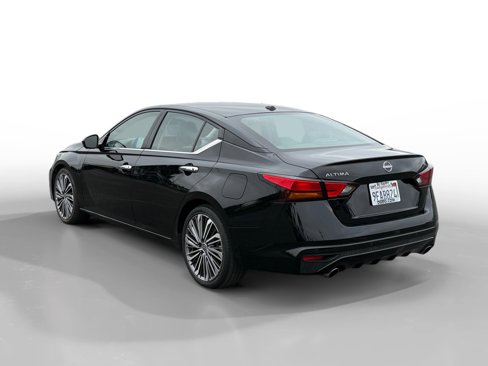 Used 2023 Nissan Altima 2.5 SL image 3