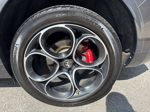 Used 2023 Alfa Romeo Stelvio Veloce image 25