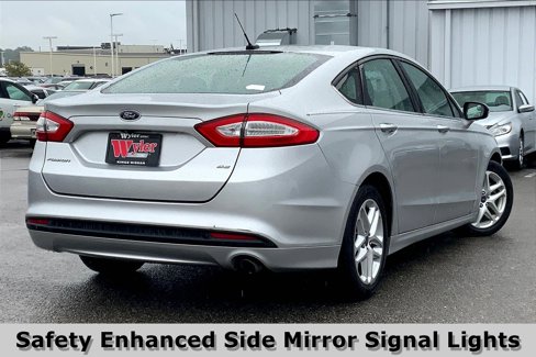 Used 2016 Ford Fusion SE image 14