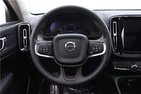 Certified 2025 Volvo XC40 B5 Core w/ Protection Package Premier image 18