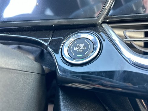 New 2025 Chevrolet Trax RS w/ Sunroof Package image 17