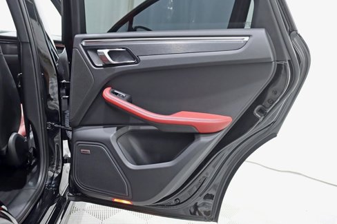 Used 2017 Porsche Macan GTS image 36