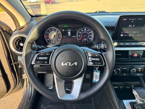 Used 2023 Kia Forte LXS image 7