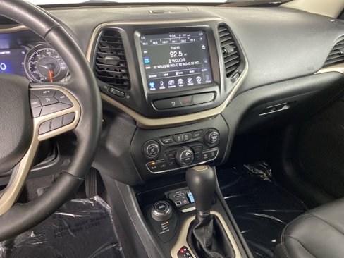 Used 2018 Jeep Cherokee Limited image 28