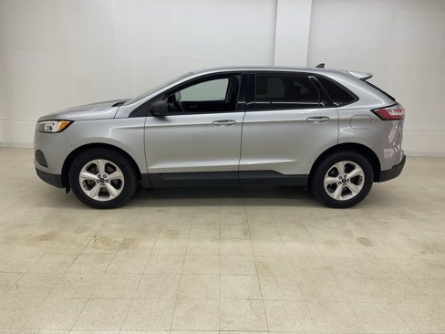 Used 2020 Ford Edge SE image 2