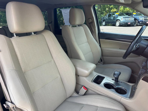 Used 2014 Jeep Grand Cherokee Laredo w/ Security & Convenience Group image 16