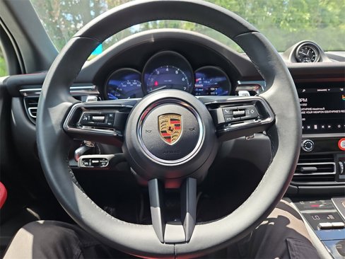 Used 2025 Porsche Macan image 35