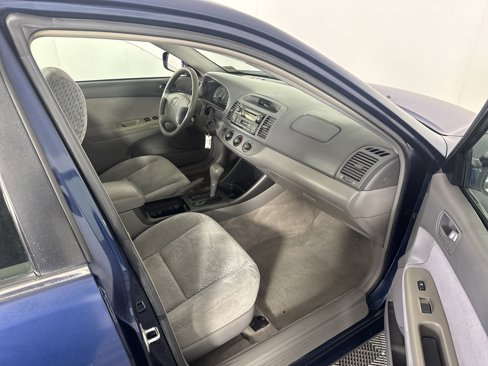 Used 2004 Toyota Camry LE image 22