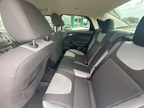 Used 2014 Ford Focus SE w/ SE Sport Package image 14