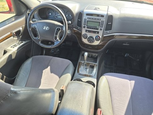 Used 2011 Hyundai Santa Fe SE image 25