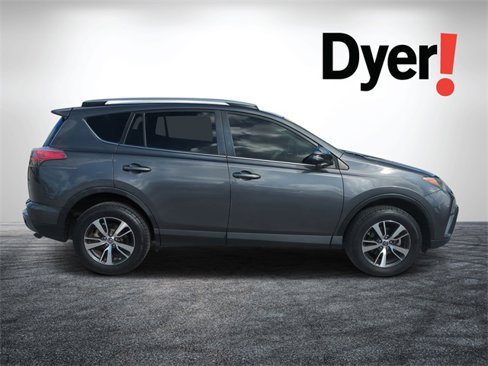 Used 2018 Toyota RAV4 XLE image 2