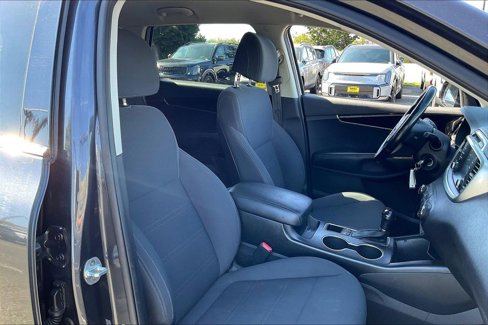 Used 2017 Kia Sorento LX w/ LX V6 Convenience Package image 28