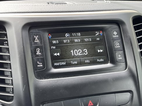 Used 2015 Jeep Cherokee Latitude w/ Comfort/Convenience Group image 27