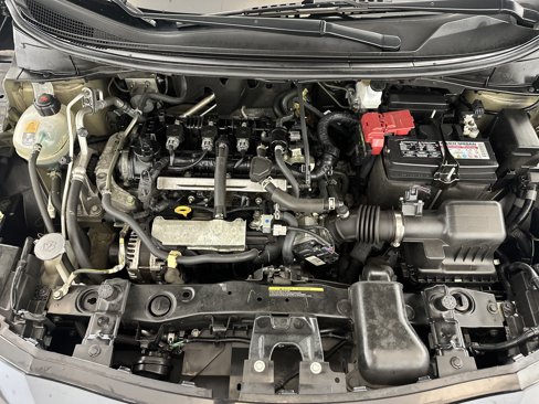 Used 2023 Nissan Versa SV image 11