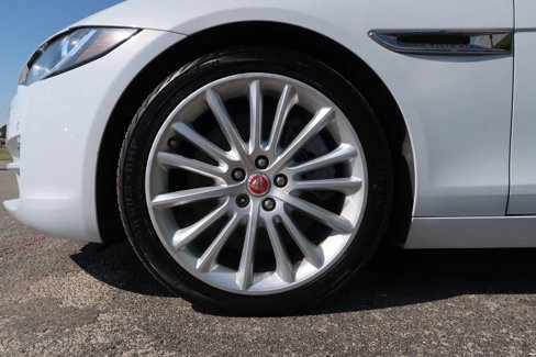 Used 2017 Jaguar XE First Edition image 58