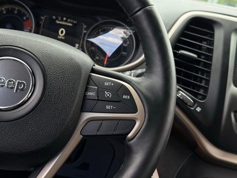 Used 2016 Jeep Cherokee Sport w/ Cold Weather Group image 10