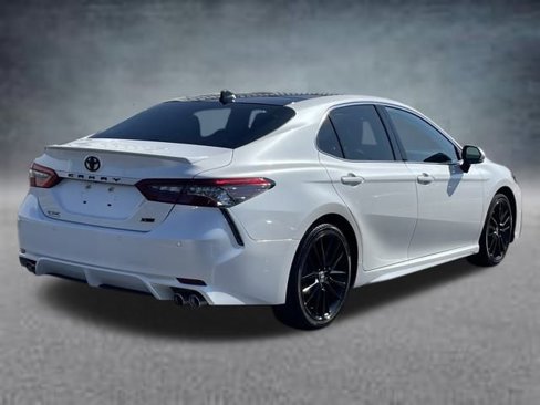 Used 2022 Toyota Camry XSE image 3