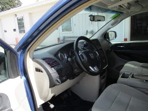 Used 2011 Dodge Grand Caravan Crew w/ Entertainment Group 1 image 23