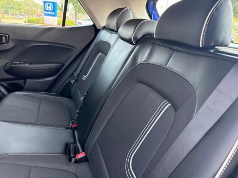 Certified 2022 Hyundai Venue Limited image 12