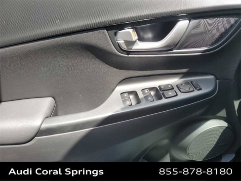 Used 2022 Hyundai Kona Limited image 27