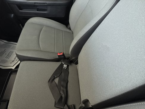 Used 2022 RAM 1500 Classic SLT image 31