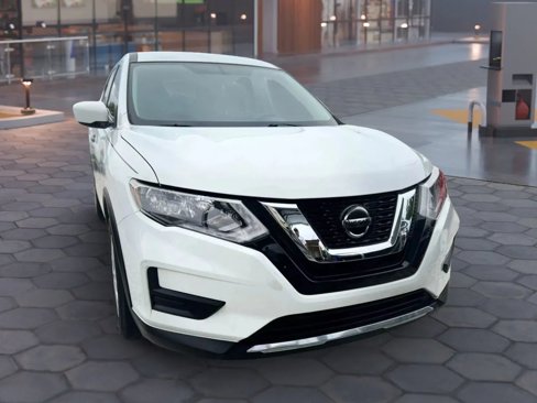 Used 2018 Nissan Rogue S image 17