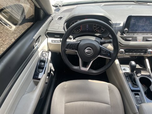 Used 2022 Nissan Altima 2.5 SV image 11