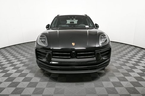 Certified 2025 Porsche Macan image 37