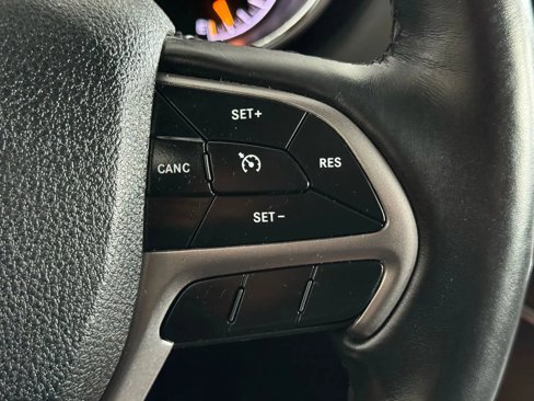 Used 2018 Jeep Grand Cherokee Limited image 13