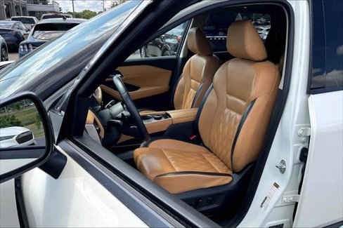 Used 2021 Nissan Rogue Platinum image 18